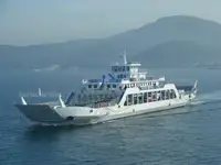 Tàu phà rao bán