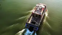 Tàu container để bán