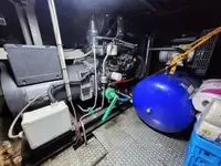 Tàu làm việc để bán