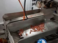 Tàu kéo lưới để bán