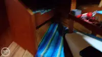 Tàu kéo lưới để bán