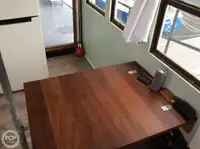 Tàu kéo để bán