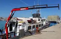 Tàu chở thủy thủ đoàn để bán