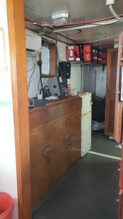 Tàu câu dài để bán