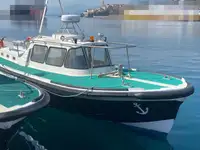 Tàu dẫn đường để bán