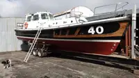 Tàu dẫn đường để bán