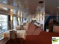 Tàu du lịch để bán