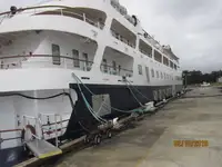 Tàu chở khách để bán