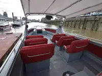 Tàu du lịch để bán