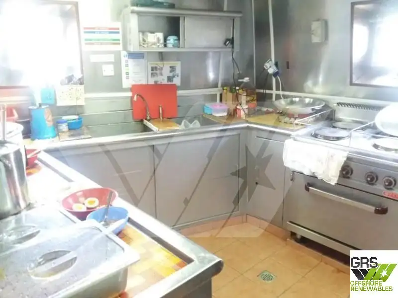 Tàu đổ bộ, chở hàng để bán