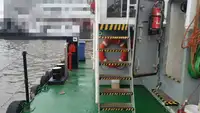 Tàu kéo để bán