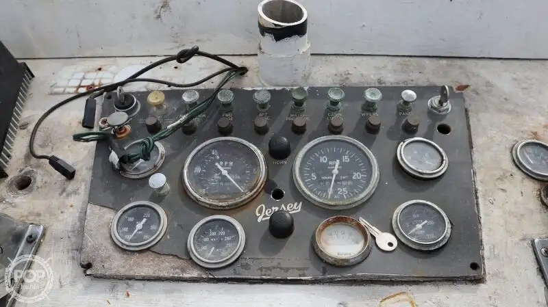 Tàu tuần tra để bán