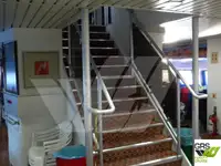 Tàu chở khách rao bán
