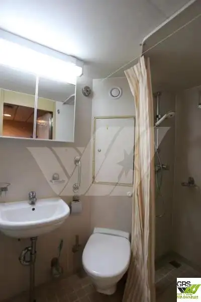 Tàu cung cấp để bán