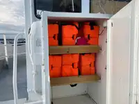 Tàu kéo để bán
