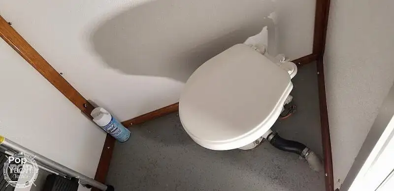Tàu kéo lưới để bán