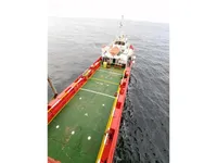 Tàu chở thủy thủ đoàn để bán