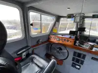 Tàu hỗ trợ lặn để bán
