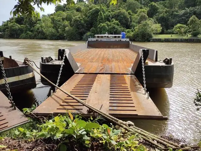 Tàu đổ bộ, chở hàng để bán
