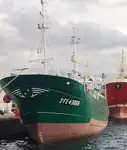 Tàu kéo lưới để bán