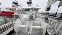 Tàu kéo lưới để bán