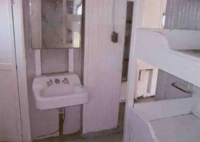 Tàu kéo để bán