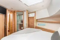 Tàu kéo lưới để bán