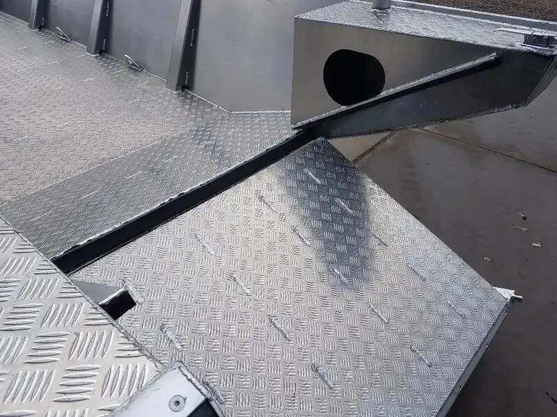 Tàu đổ bộ, chở hàng để bán