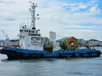 Tàu thu gom dầu để bán