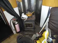Tàu làm việc để bán