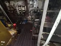 Tàu kéo lưới để bán