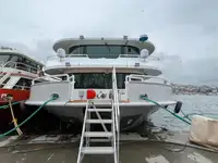 Tàu chở khách để bán