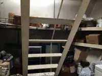 Tàu kéo lưới để bán