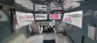 Tàu làm việc để bán
