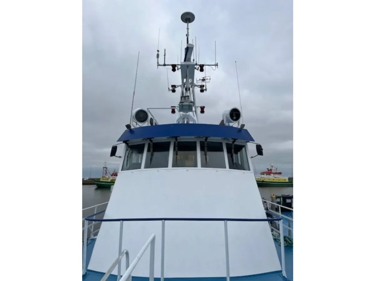 Tàu tuần tra để bán