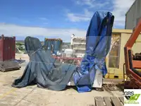 Tàu cứu hộ để bán