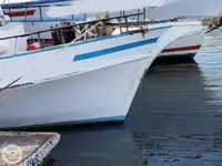 Tàu phà để bán