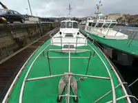 Tàu dẫn đường để bán