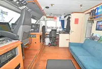 Tàu du lịch để bán