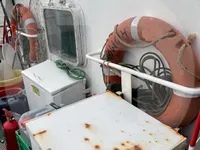 Tàu kéo lưới ngang để bán
