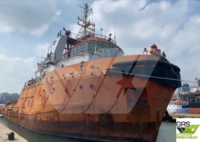 Tàu kéo để bán