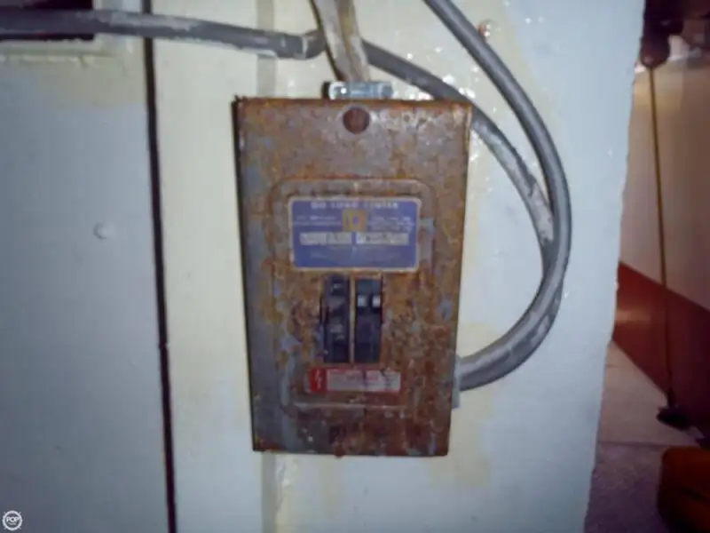 Tàu kéo để bán