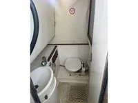 Tàu làm việc để bán