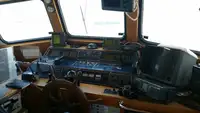 Tàu chở thủy thủ đoàn để bán