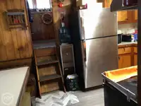 Tàu kéo lưới để bán