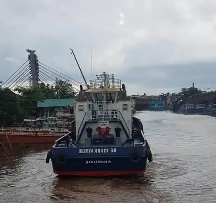 Tàu kéo để bán