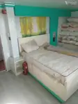 Tàu du lịch để bán