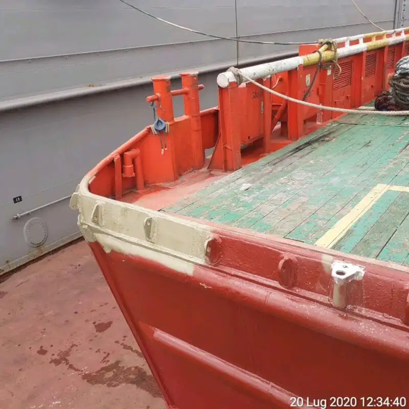 Tàu chở thủy thủ đoàn để bán