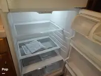 Tàu kéo lưới để bán