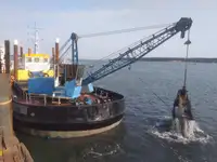 Tàu nạo vét để bán